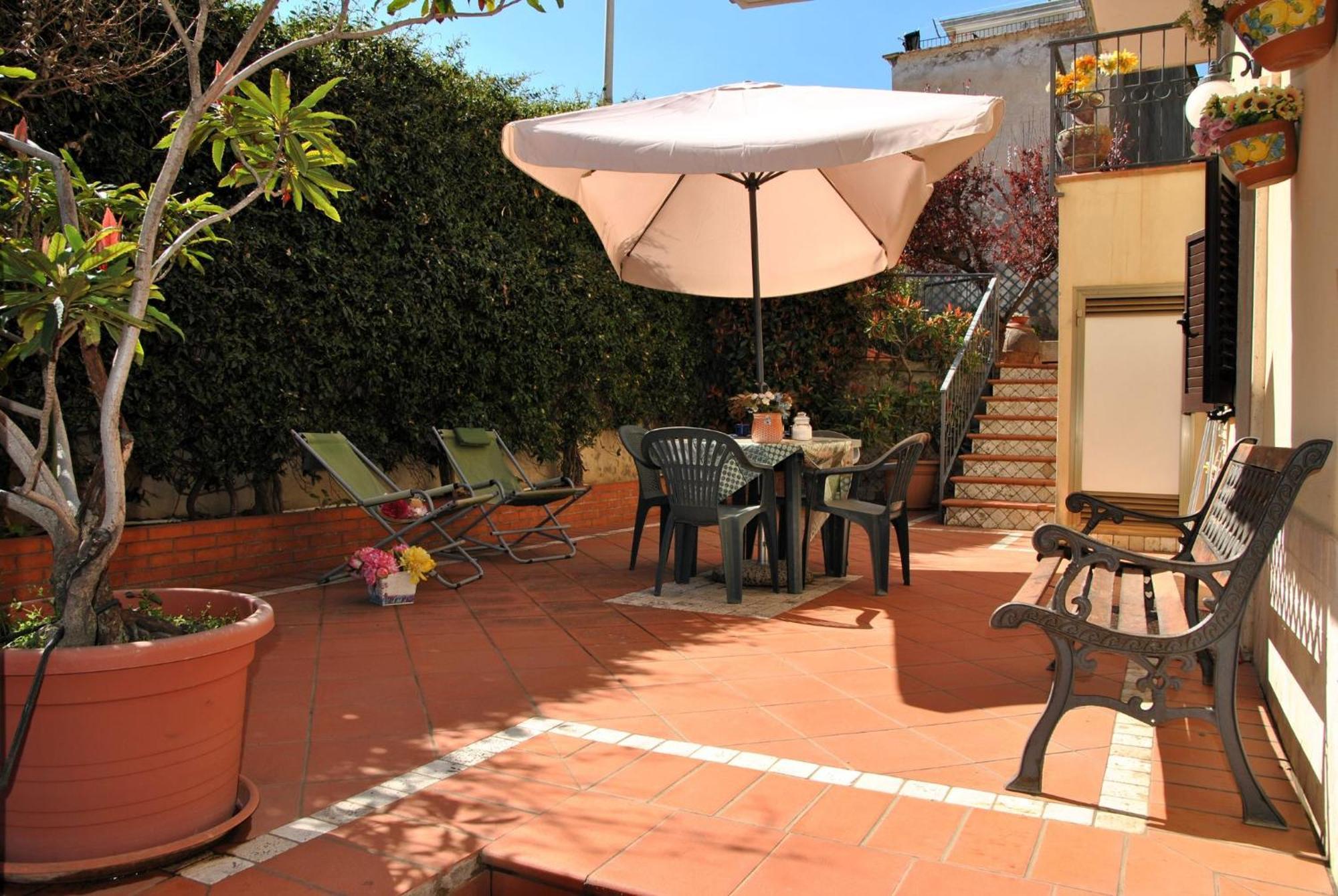 Apartment Air-conditioned Flat With Garden And Hot Tub *